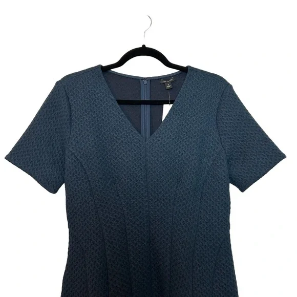 Ann Taylor Textured Knit Peplum Short Sleeve Top zippered Back Sz. M - Picture 2 of 13